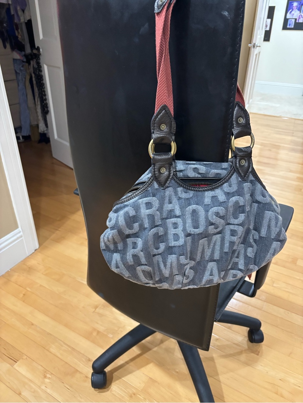 Marc Jacob’s denim bag-Pattern Women’s Shoulder Bag with Red Straps - Picture 3 of 8